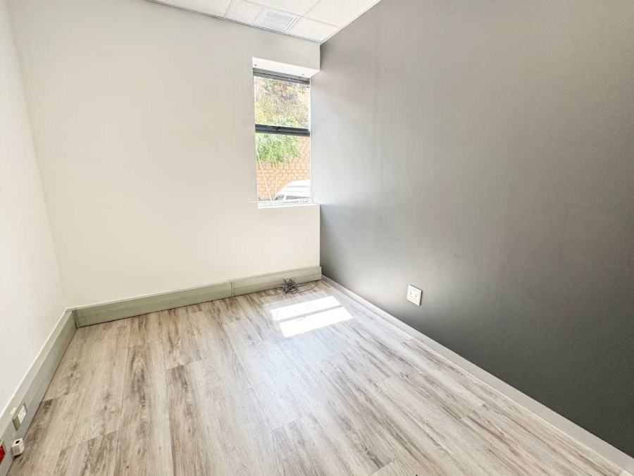 To Let Commercial Property for Rent in Plattekloof Western Cape